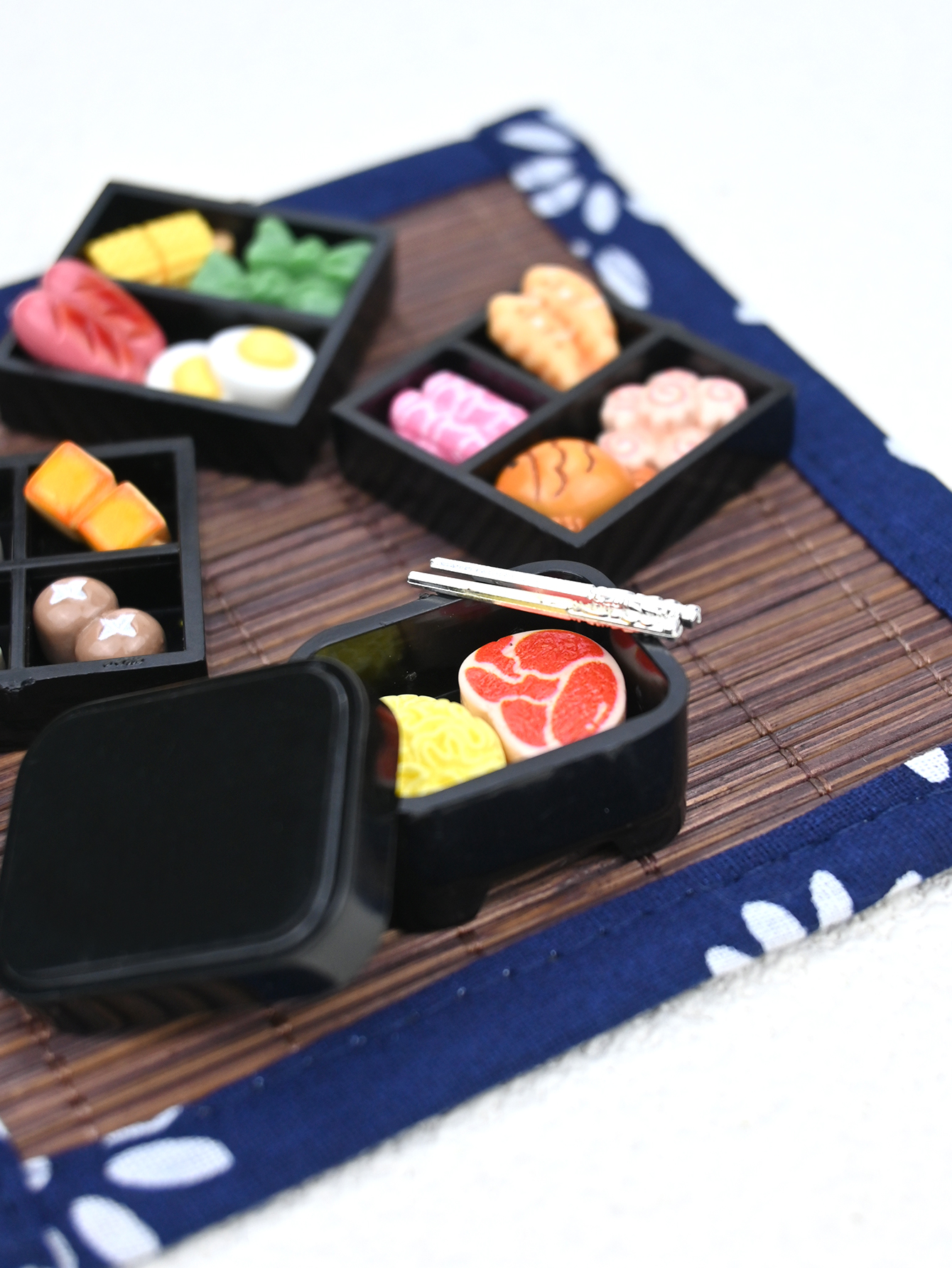 A Miniature Japanese Bento Sce - Japanese Lifestyle And Food avis et prix